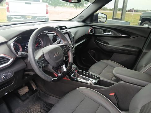 Used 2023 Chevrolet TrailBlazer RS w/ Technology Package FWD image 12