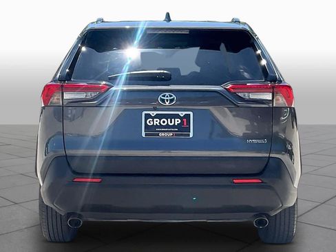 Used 2021 Toyota RAV4 XLE w/ Convenience Package AWD/4WD image 5