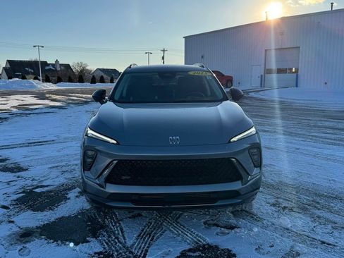 Used 2025 Buick Envision Sport Touring image 2