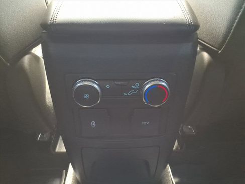 Certified 2022 Ford Explorer XLT image 13