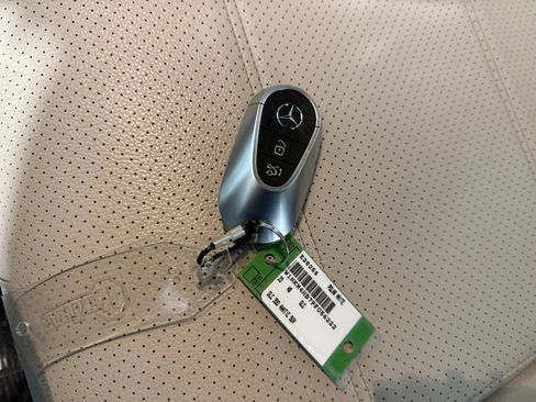 Used 2023 Mercedes-Benz GLC 300 4MATIC image 25
