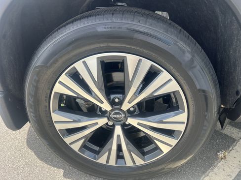 Certified 2022 Nissan Rogue SV w/ SV Premium Package FWD image 11