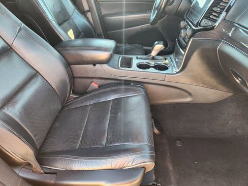 Used 2020 Jeep Grand Cherokee Overland image 14