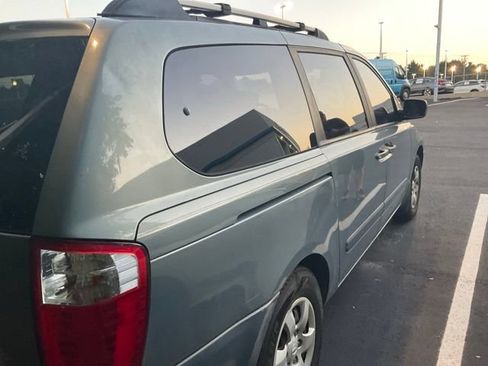 Used 2008 Kia Sedona LX FWD image 4
