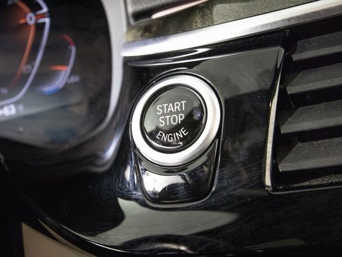 Used 2022 BMW 540i xDrive w/ M Sport Package image 26