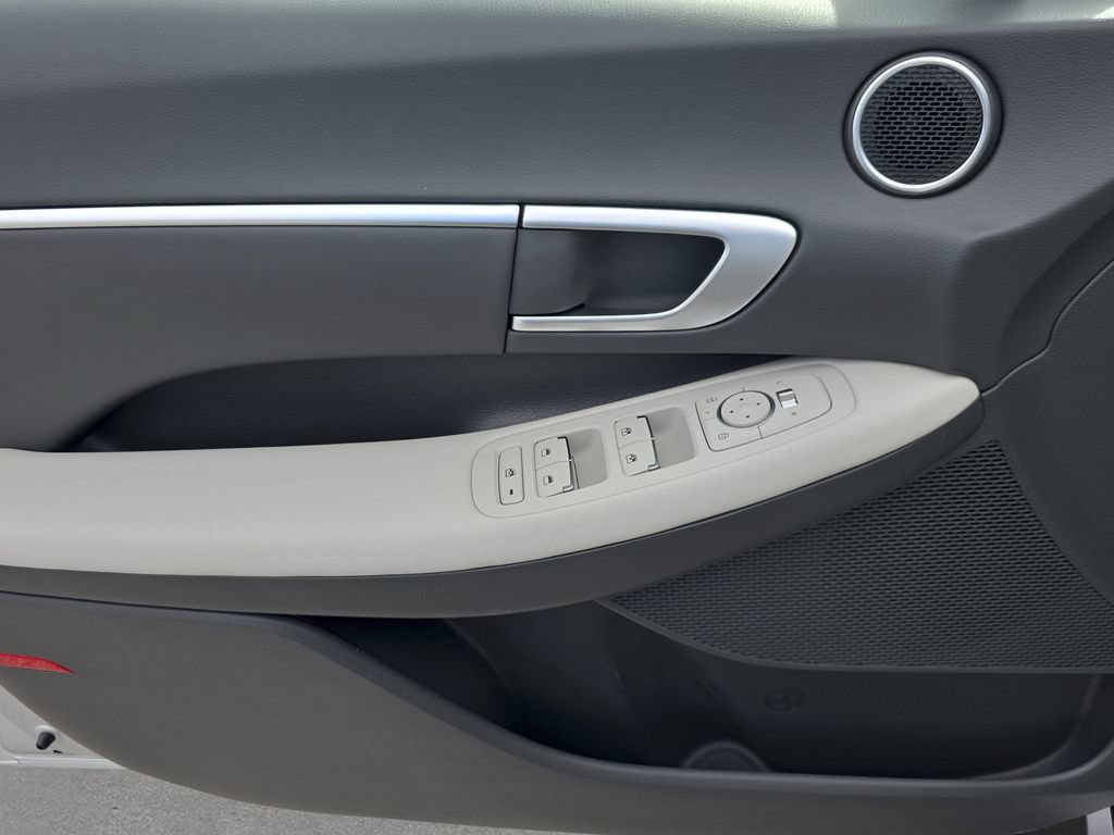 Certified 2025 Hyundai Sonata SEL FWD image 16