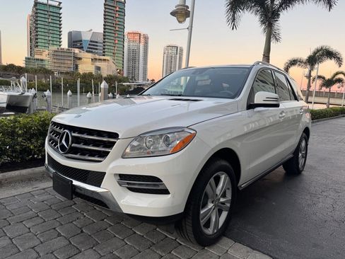 Used 2015 Mercedes-Benz ML 350 4MATIC w/ Premium 1 Package image 2