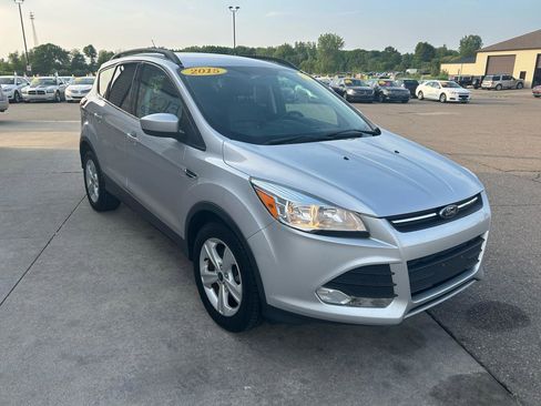 Used 2015 Ford Escape SE w/ Equipment Group 201A AWD/4WD image 3