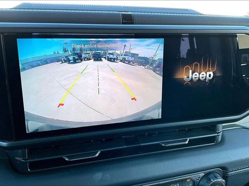 Certified 2025 Jeep Wrangler Unlimited Sahara w/ Safety Group image 25