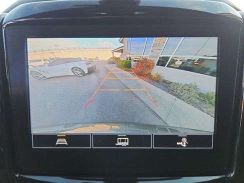 Used 2022 Chevrolet Traverse LT image 19