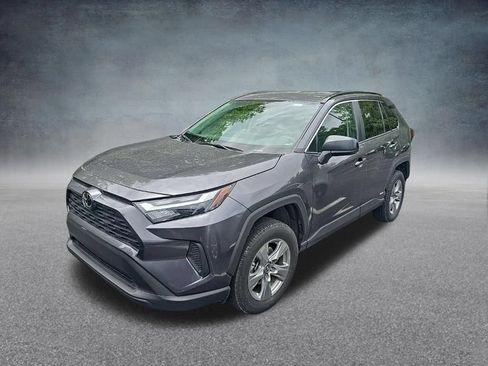 Used 2025 Toyota RAV4 LE AWD/4WD image 3