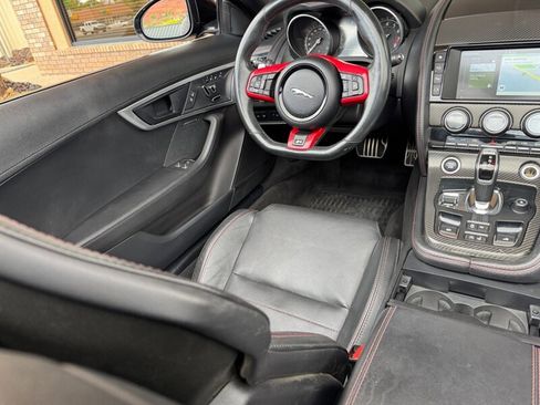 Used 2018 Jaguar F-TYPE R image 19