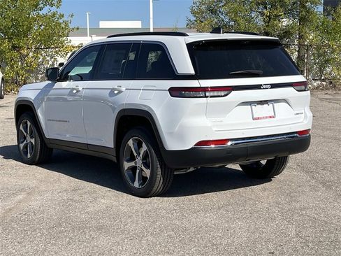 New 2025 Jeep Grand Cherokee Limited image 4