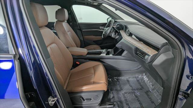 Used 2022 Audi e-tron Premium AWD/4WD image 23