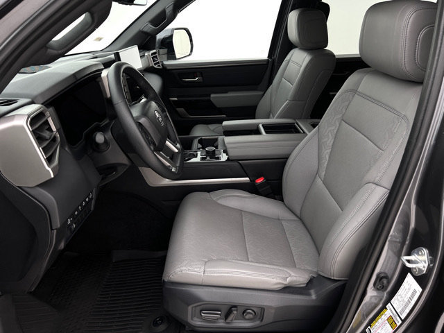 Used 2025 Toyota Tundra Limited AWD/4WD image 11