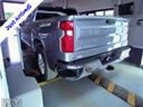 Used 2023 Chevrolet Silverado 1500 LT AWD/4WD image 3