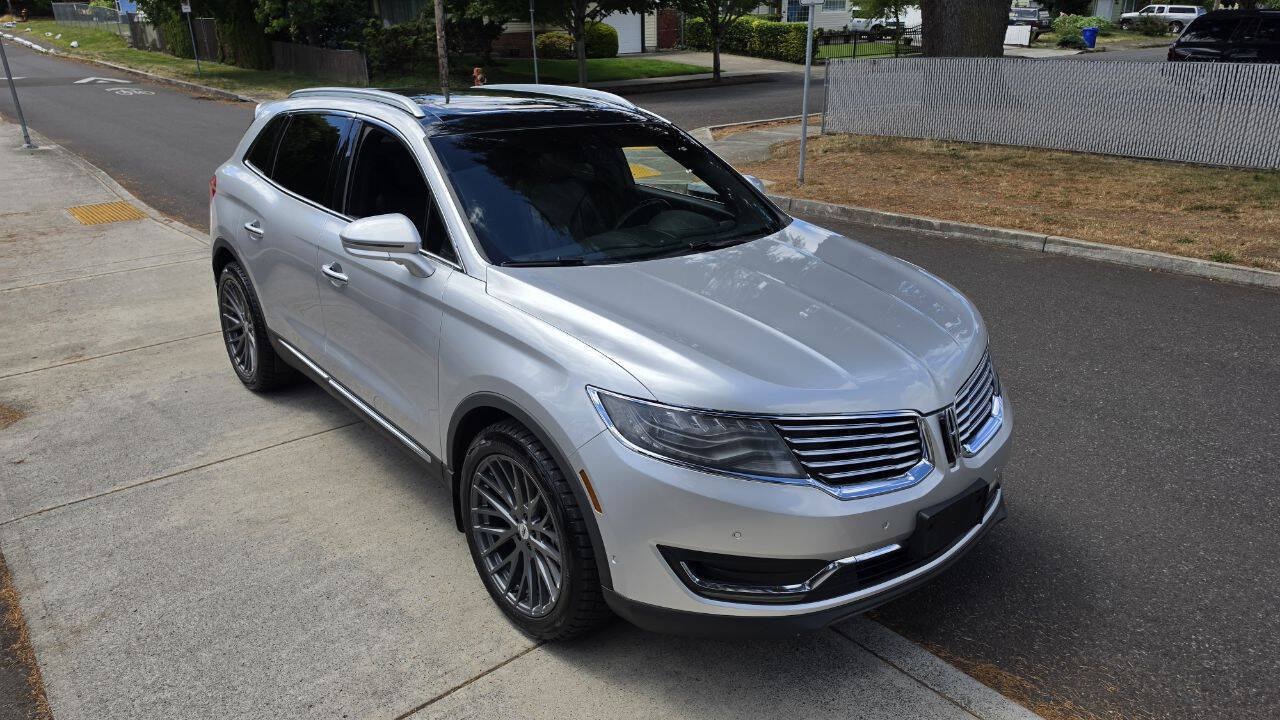 Used 2016 Lincoln MKX Reserve w/ Luxury Package AWD/4WD image 3