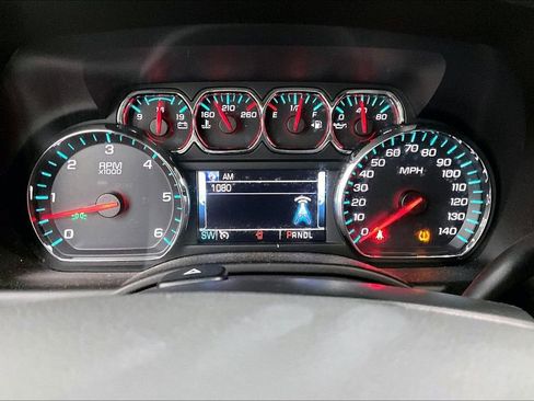 Used 2018 Chevrolet Suburban LS image 29