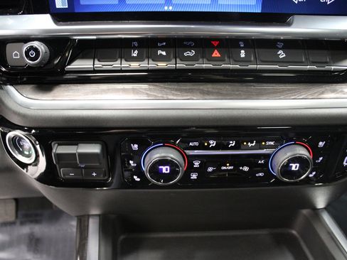 Used 2025 Chevrolet Silverado 2500 LTZ w/ LTZ Premium Package image 34