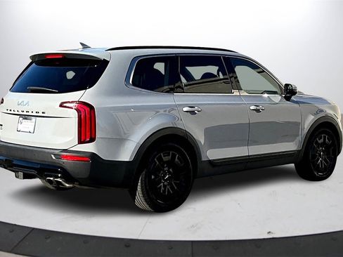 Used 2022 Kia Telluride SX w/ Nightfall Edition Package image 8