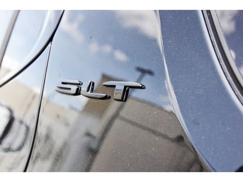 Used 2021 GMC Acadia SLT w/ Elevation Edition FWD image 36