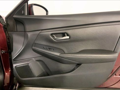 Used 2025 Nissan Sentra SV FWD image 25
