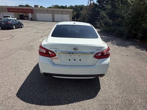 Used 2017 Nissan Altima 2.5 SV FWD image 3