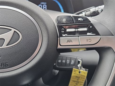 New 2025 Hyundai Elantra SE image 27