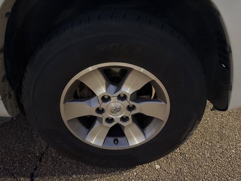 Used 2013 Toyota 4Runner SR5 image 9