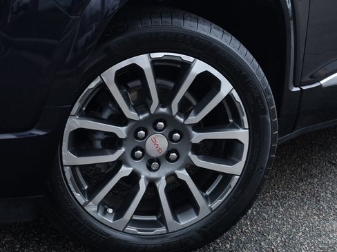 Used 2022 GMC Acadia Denali w/ Denali Ultimate Package image 21