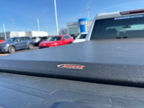 Used 2021 GMC Sierra 1500 SLE w/ Fleet Comfort Package AWD/4WD image 10
