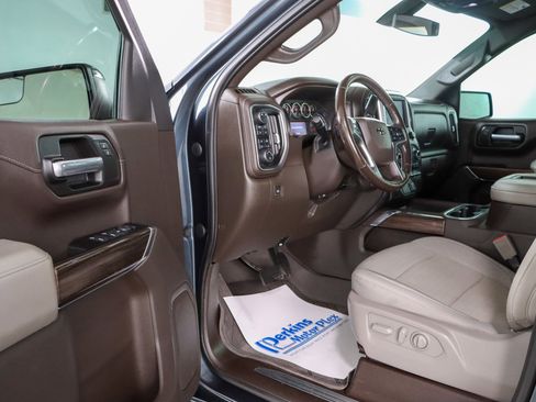 Used 2019 Chevrolet Silverado 1500 RST AWD/4WD image 3
