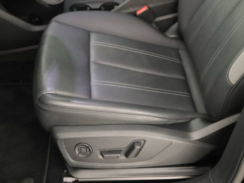 Certified 2024 Audi Q4 e-tron Premium Plus AWD/4WD image 22