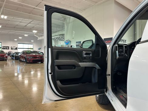 Used 2018 Chevrolet Silverado 1500 LT w/ All Star Edition image 10