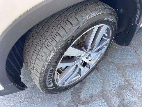 Used 2016 Honda Pilot Touring image 16