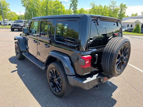 Certified 2025 Jeep Wrangler Unlimited Sahara AWD/4WD image 4