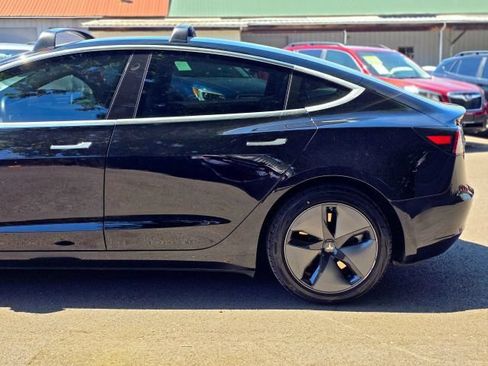 Used 2018 Tesla Model 3 Mid Range RWD image 7
