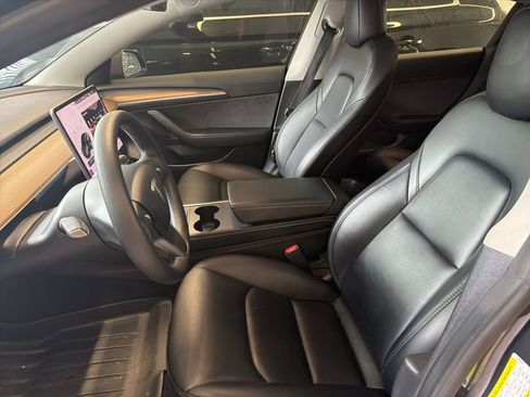 Used 2022 Tesla Model 3 Long Range AWD/4WD image 4