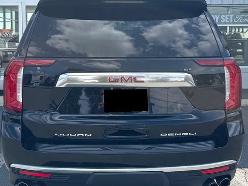 Used 2021 GMC Yukon Denali w/ Denali Premium Package AWD/4WD image 5