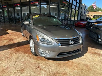 Used 2014 Nissan Altima 2.5 SL w/ Technology Package