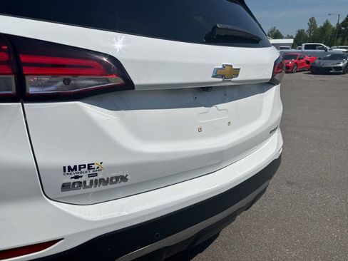 Used 2022 Chevrolet Equinox Premier FWD image 32