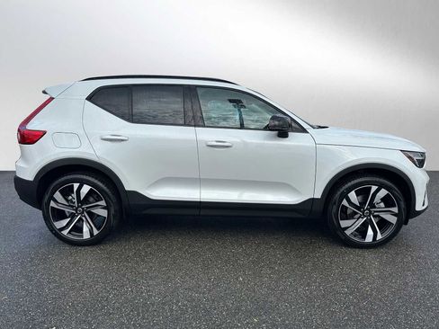 New 2026 Volvo XC40 B5 Ultra w/ Climate Package image 2