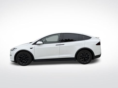 Used 2023 Tesla Model X image 3