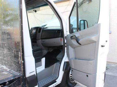 Used 2014 Mercedes-Benz Sprinter 3500 image 34