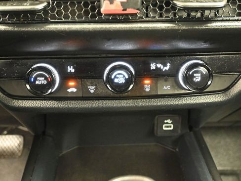 Used 2023 Honda HR-V LX image 14