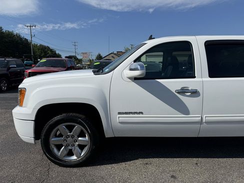 Used 2013 GMC Sierra 1500 SLT w/ SLT Convenience Package AWD/4WD image 4