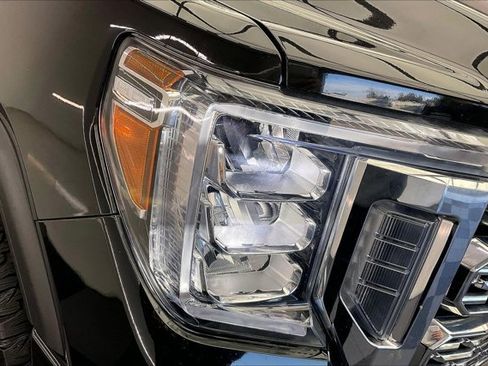 Used 2023 GMC Sierra 2500 Denali w/ Denali Black Diamond Edition image 28