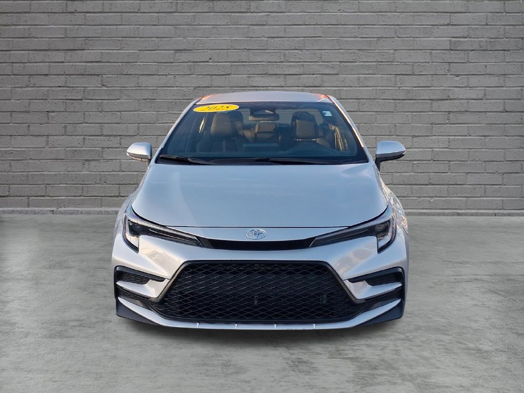 Used 2025 Toyota Corolla SE FWD image 2