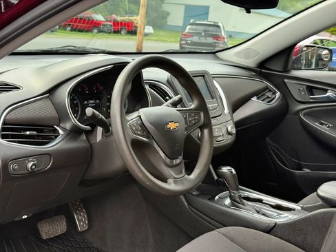 Used 2016 Chevrolet Malibu LT FWD image 11