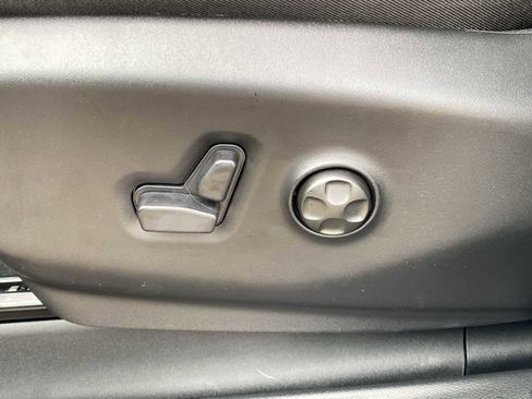 New 2026 Chrysler Pacifica Select AWD/4WD image 21